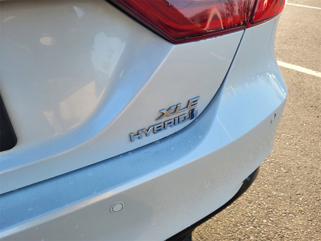 Used 2021 Toyota Camry XLE image 6