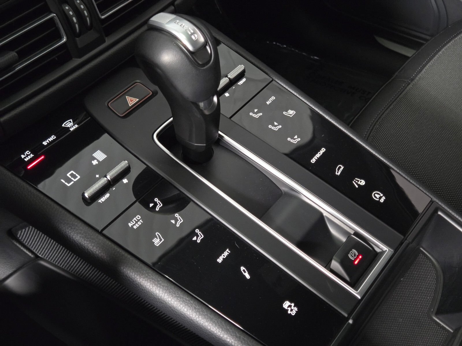 Used 2022 Porsche Macan S AWD/4WD image 30
