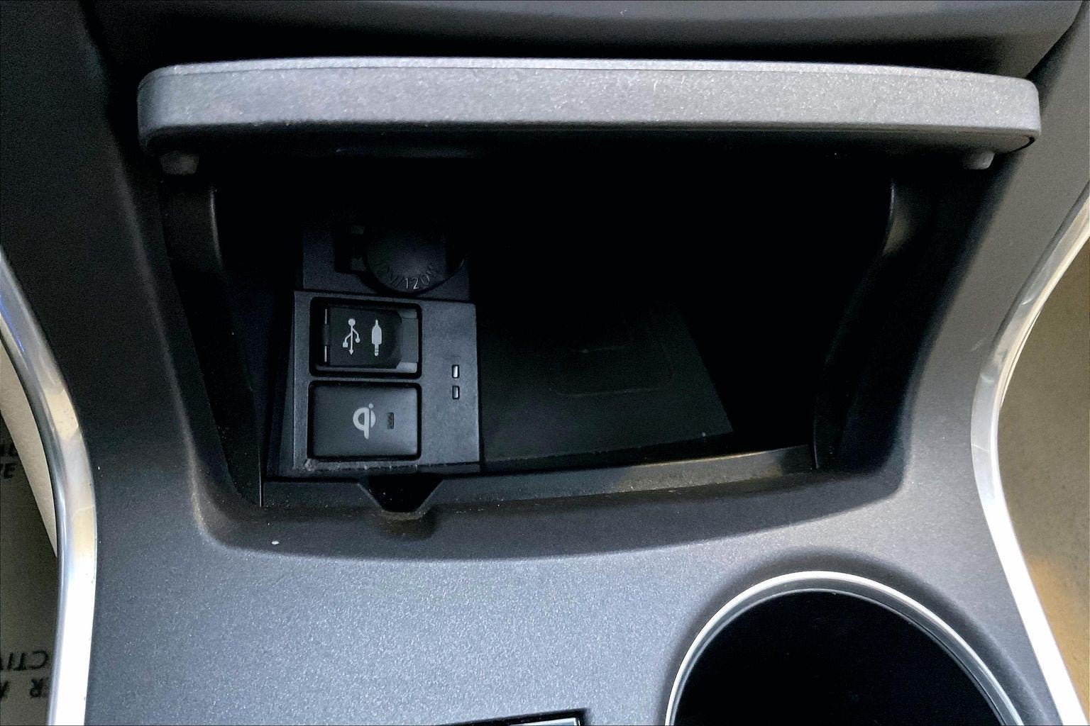 Used 2015 Toyota Camry XLE FWD image 31