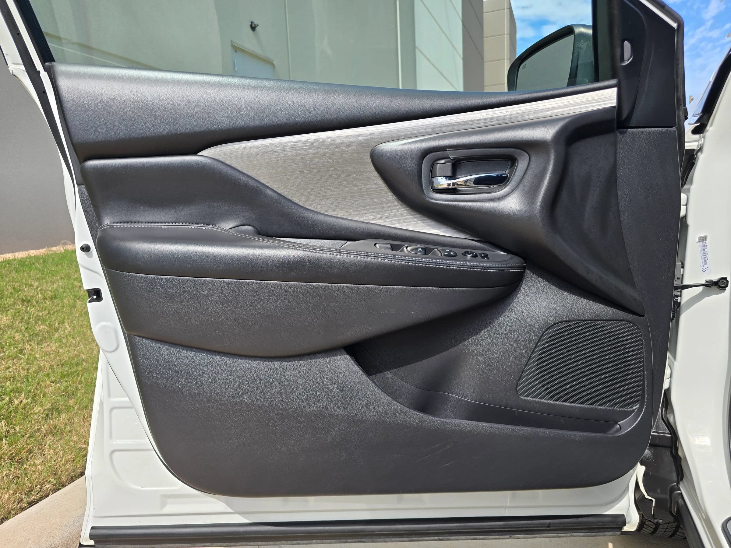 Used 2017 Nissan Murano SV w/ Premium Plus Package FWD image 16