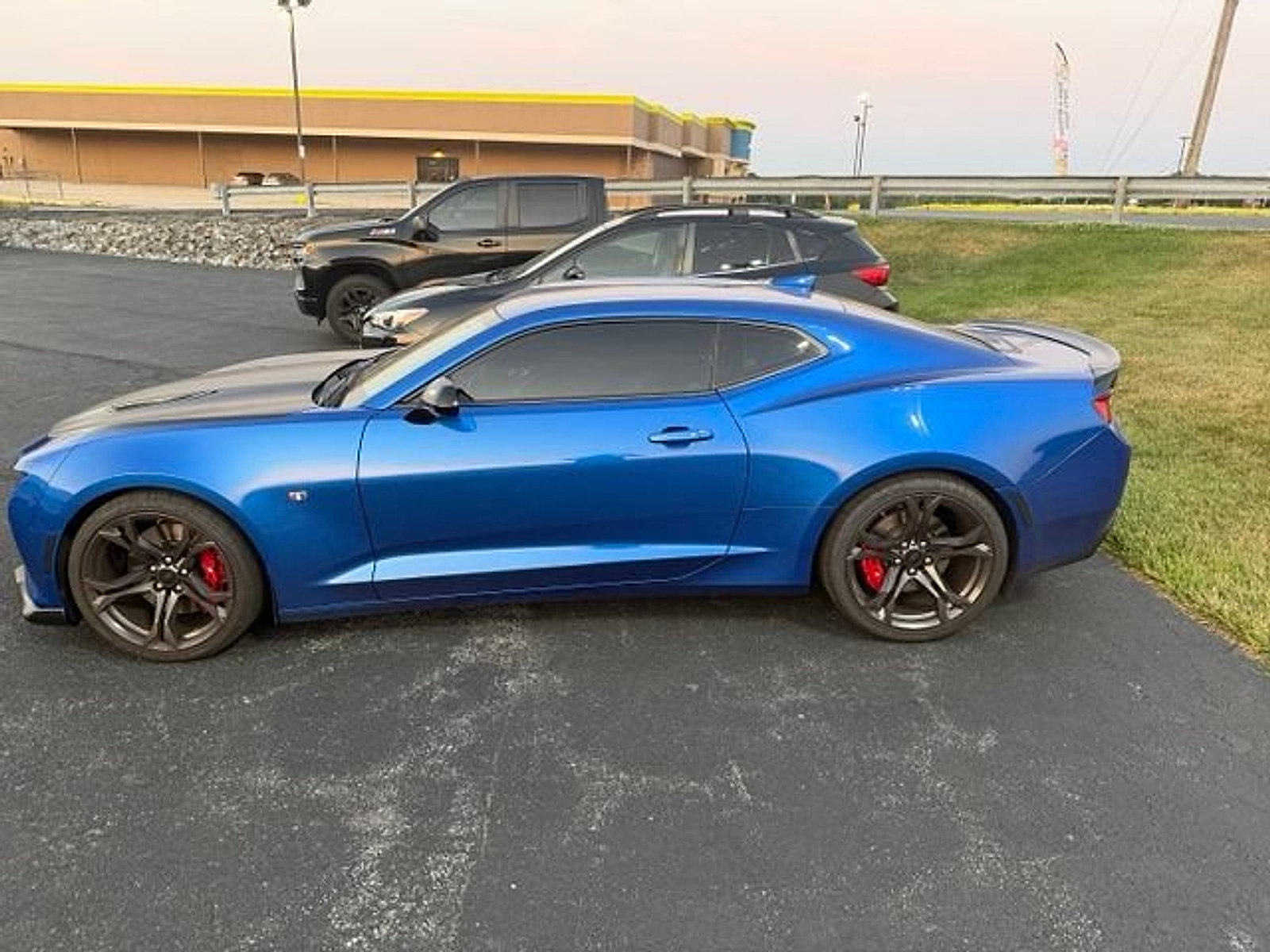 Used 2018 Chevrolet Camaro SS RWD image 9