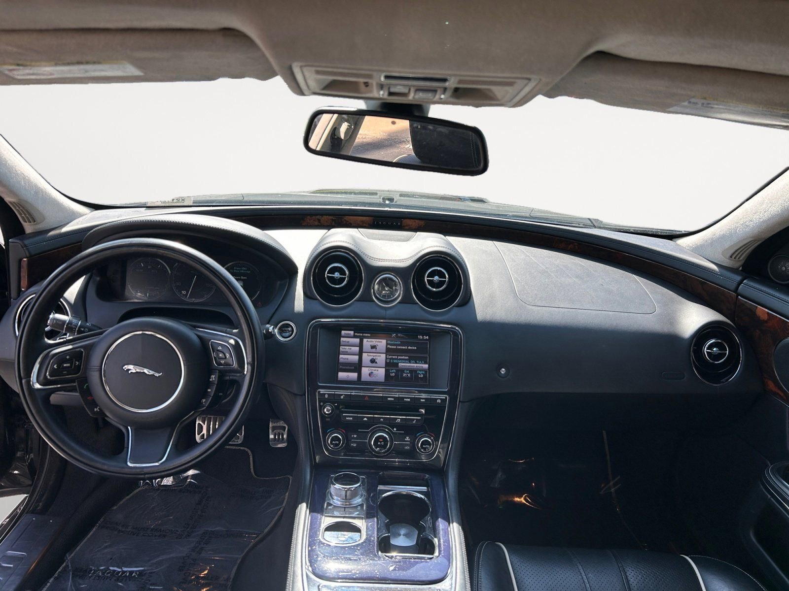 Used 2013 Jaguar XJ AWD image 11