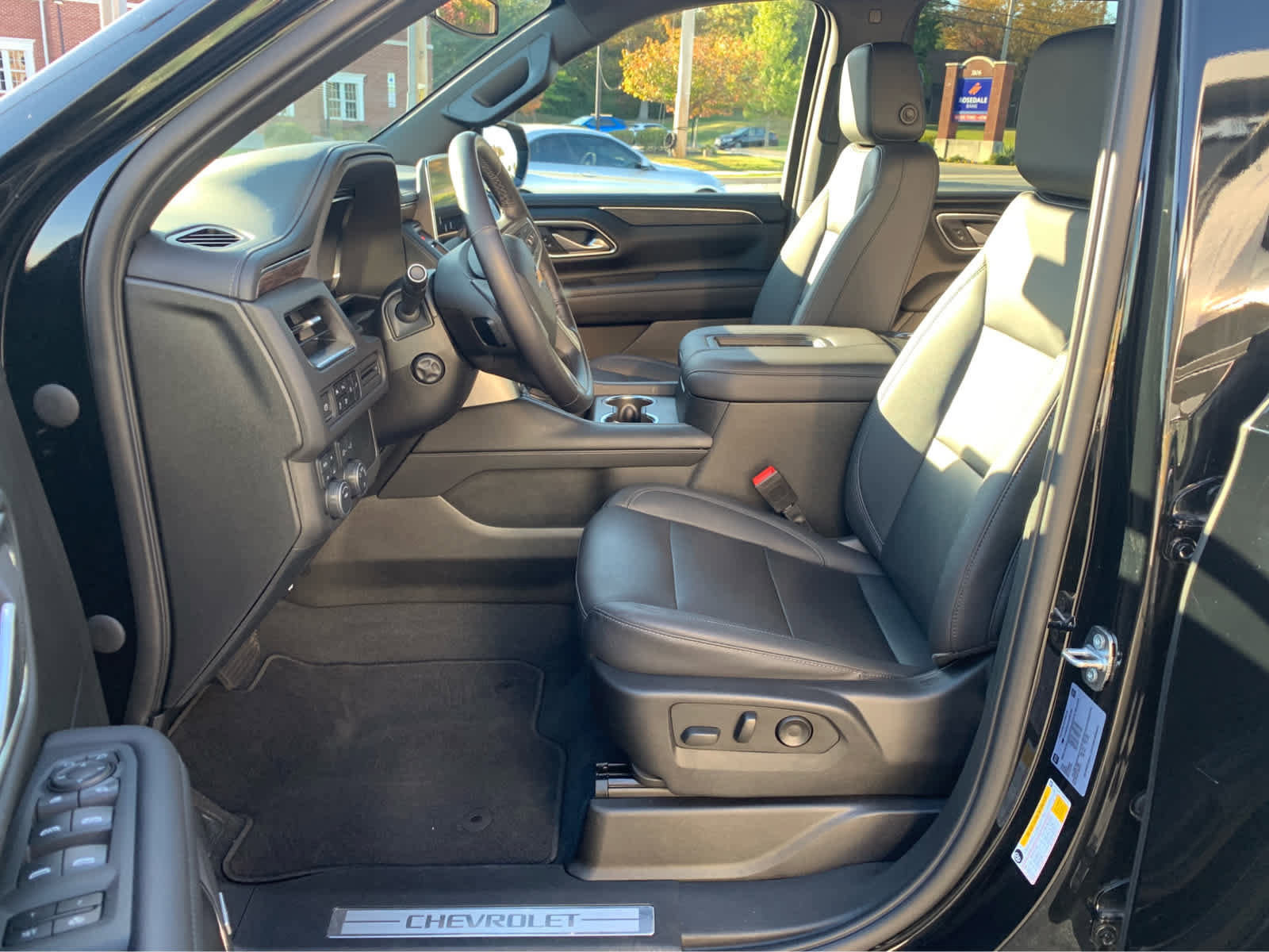 Used 2022 Chevrolet Tahoe LT w/ Luxury Package image 12