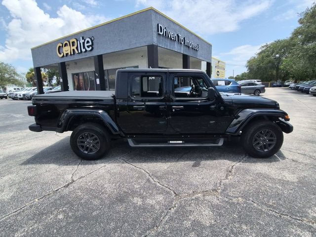 Used 2024 Jeep Gladiator Sport AWD/4WD image 4