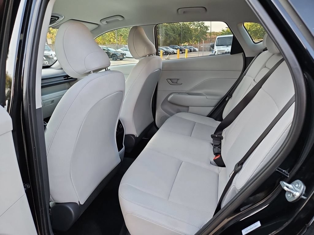 Used 2025 Hyundai Kona SEL FWD image 28