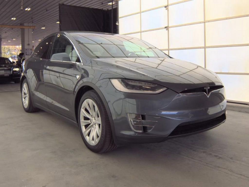 Used 2018 Tesla Model X 75D AWD/4WD image 4
