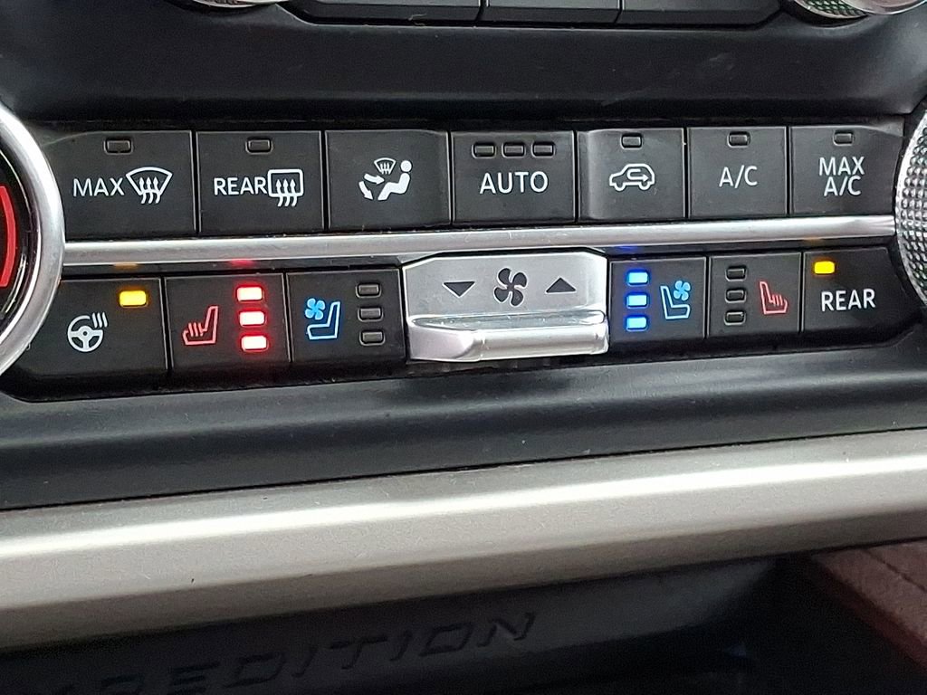 Used 2024 Ford Expedition Limited image 27