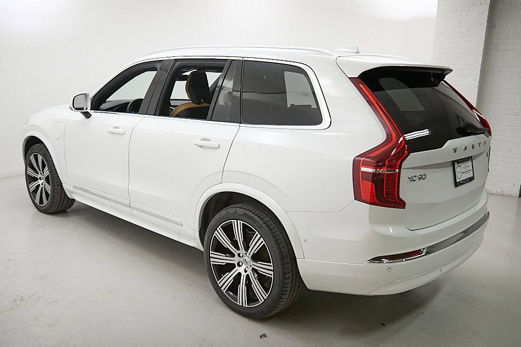 Certified 2024 Volvo XC90 T8 Ultimate w/ Protection Package image 7