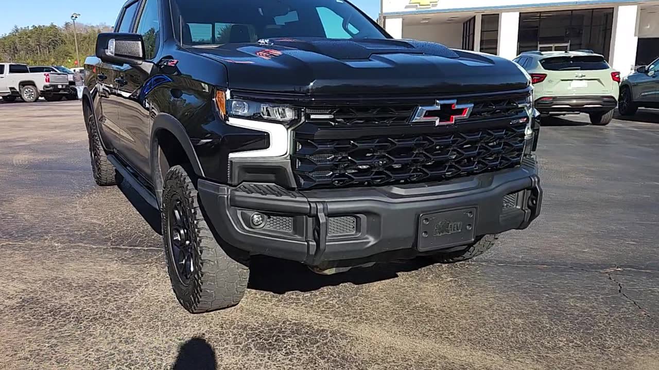 Used 2023 Chevrolet Silverado 1500 ZR2 w/ ZR2 Bison Edition AWD/4WD image 2