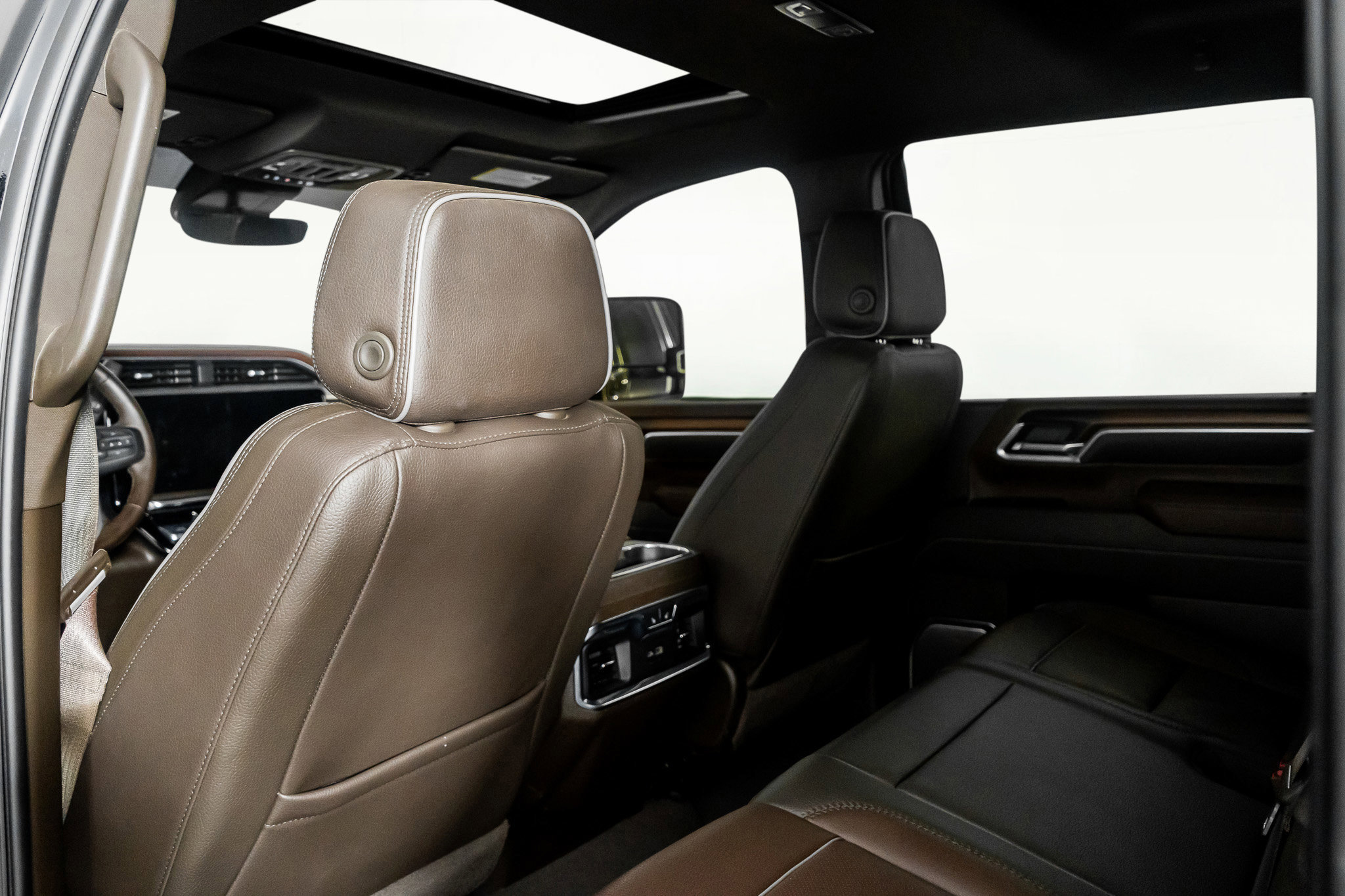 Used 2025 GMC Sierra 3500 Denali w/ Denali Reserve Package image 35