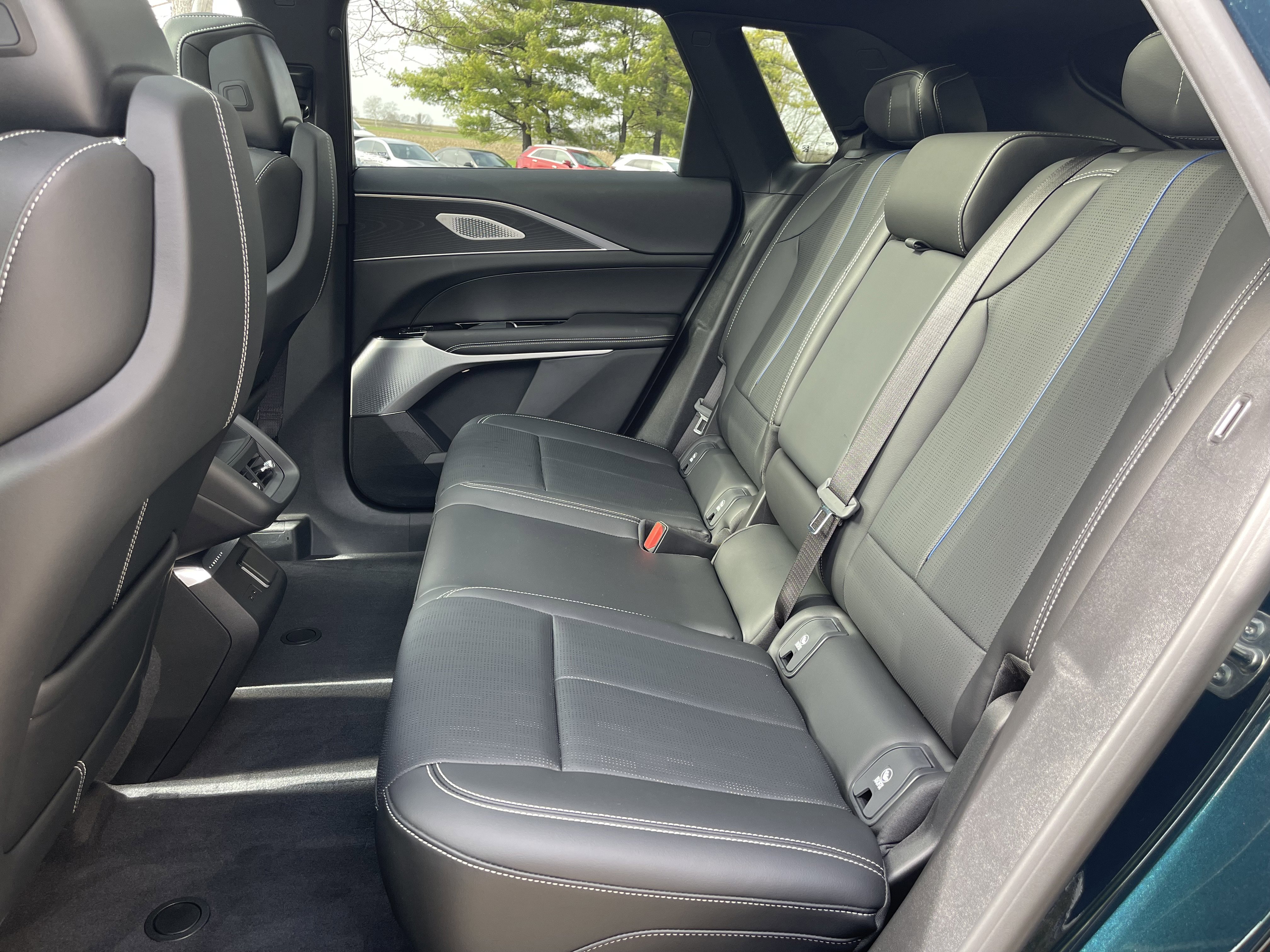 Used 2025 Cadillac Lyriq Luxury image 22