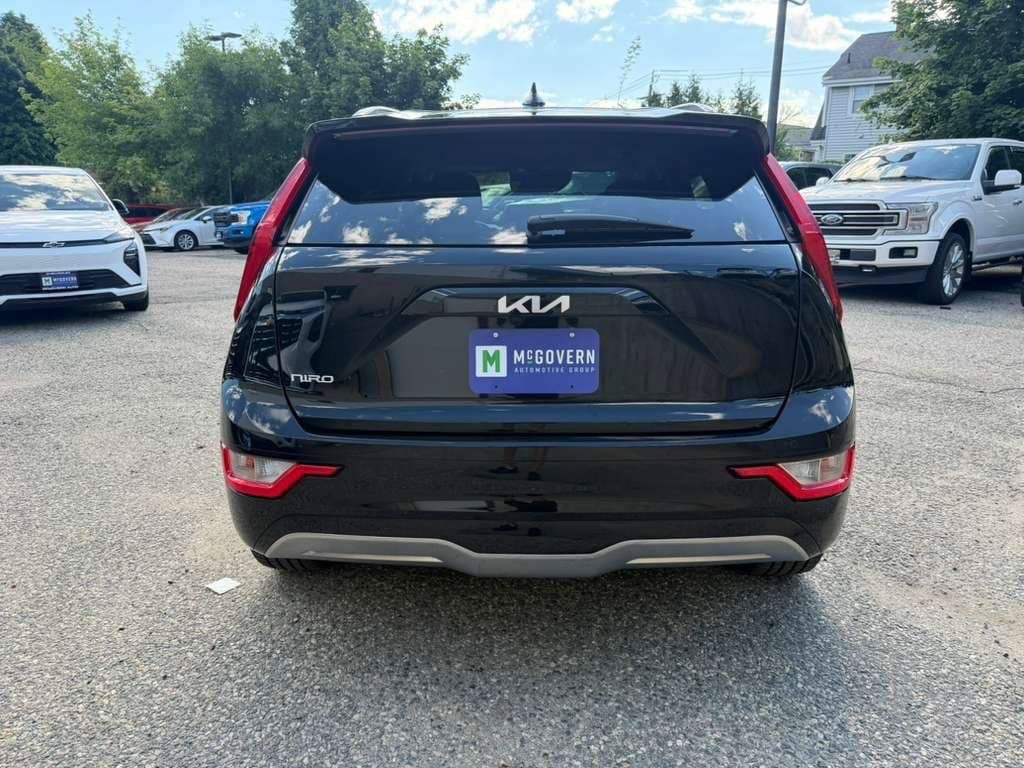 Used 2023 Kia Niro Wind w/ Wind Preserve Package FWD image 5