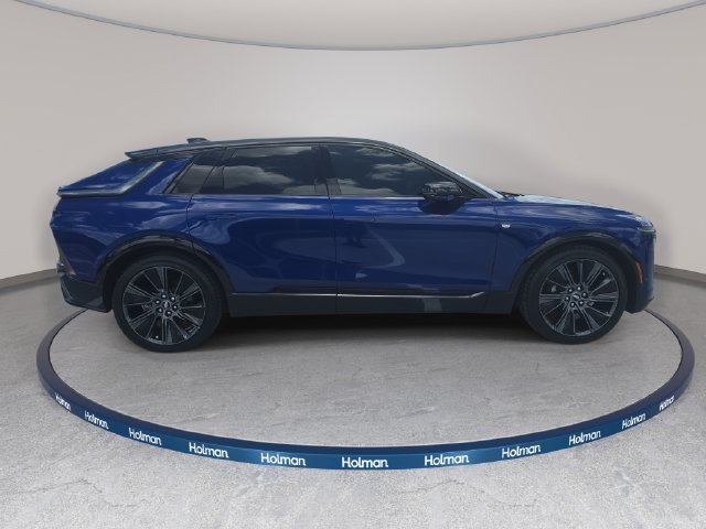 Used 2026 Cadillac Lyriq Signature Sport AWD/4WD image 5
