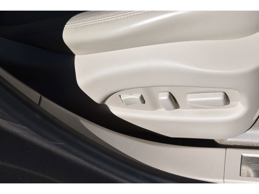 Used 2014 Cadillac SRX Luxury w/ Driver Awareness Package image 31