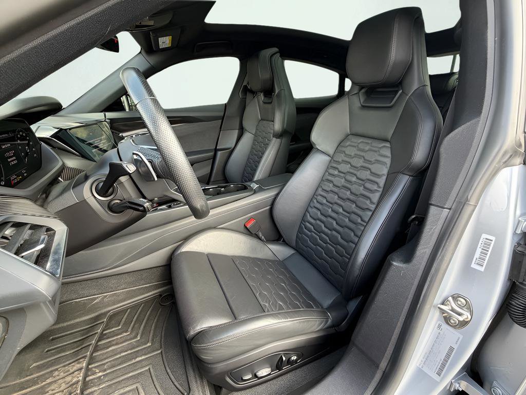 Used 2022 Audi e-tron GT Prestige image 19