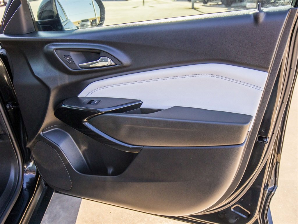 Used 2024 Chevrolet Trax LT w/ Driver Confidence Package image 17