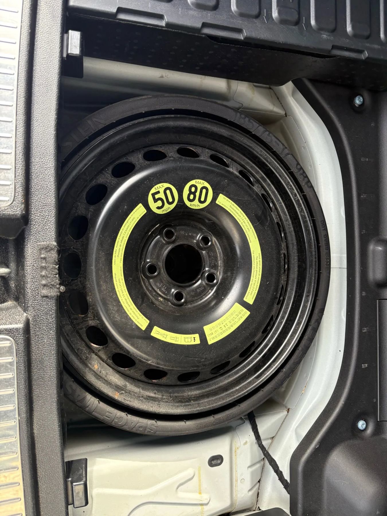 Used 2010 Mercedes-Benz GLK 350 4MATIC image 25