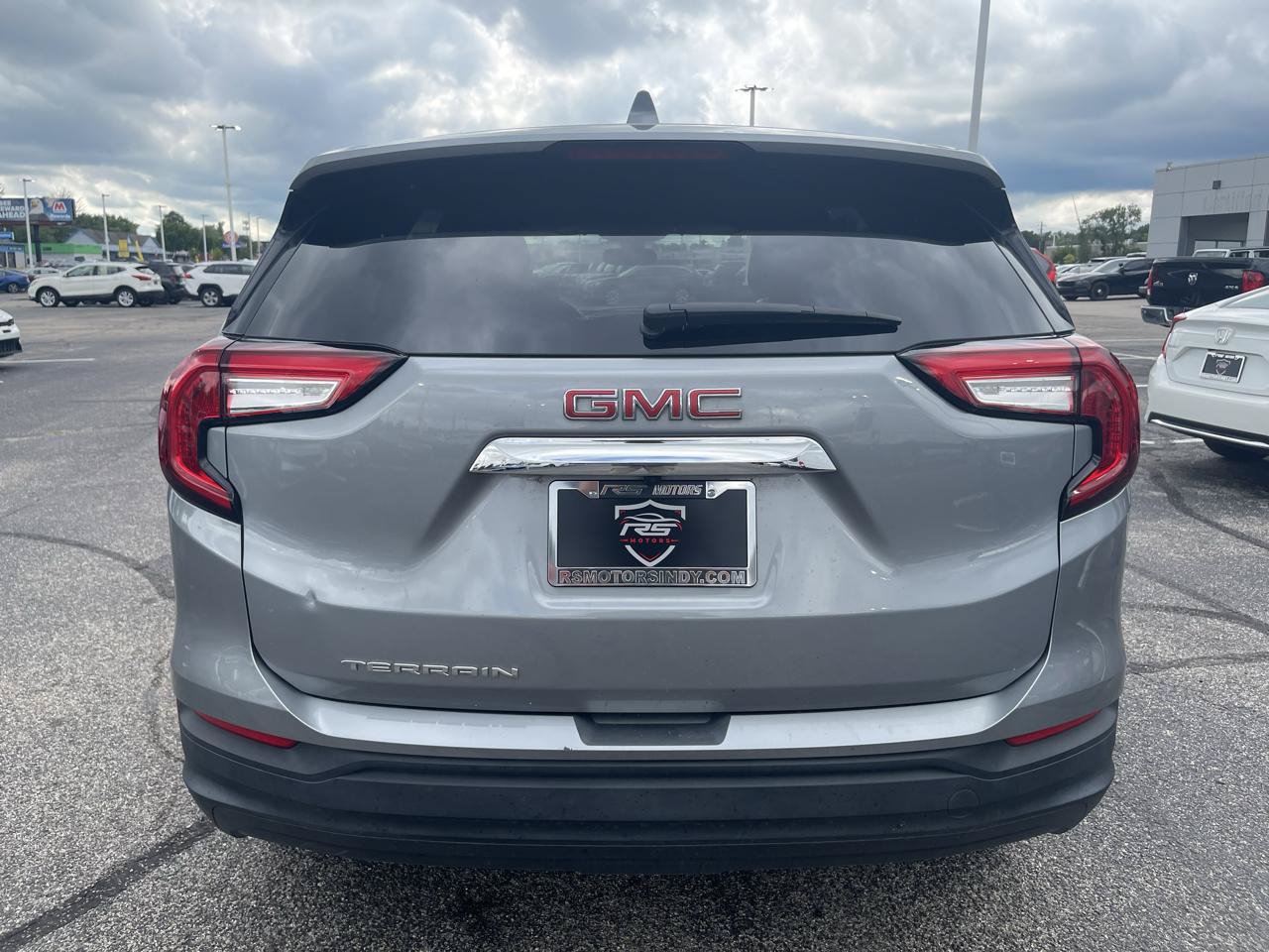 Used 2024 GMC Terrain SLE FWD image 5