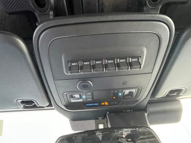 New 2025 Ford Bronco Badlands image 41