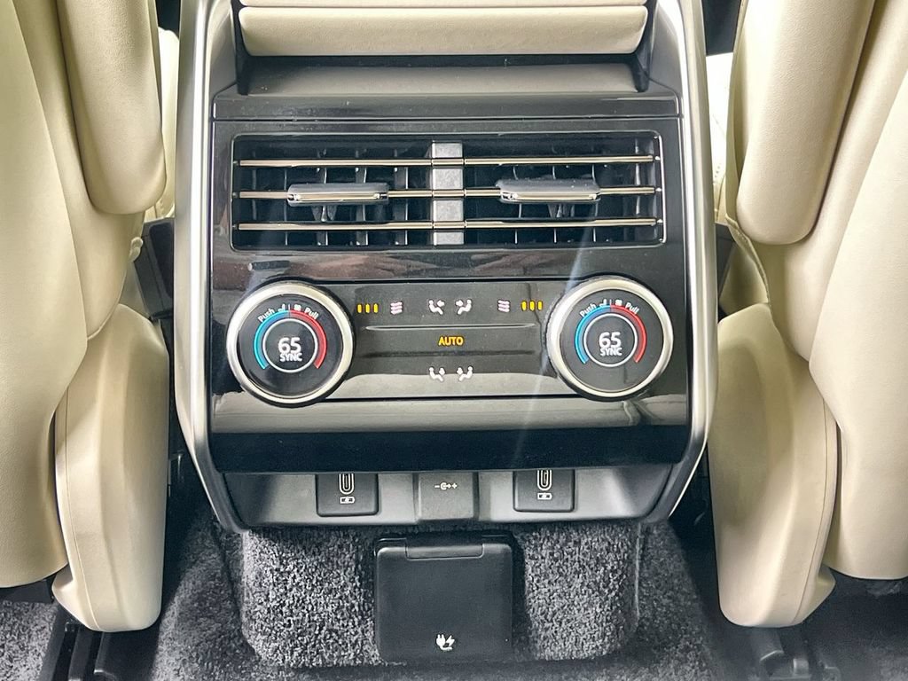 New 2026 Land Rover Range Rover SE AWD/4WD image 16