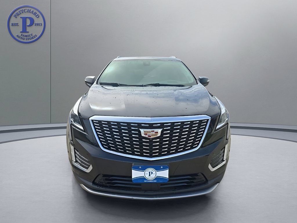 Used 2022 Cadillac XT5 Premium Luxury w/ Technology Package AWD/4WD image 2