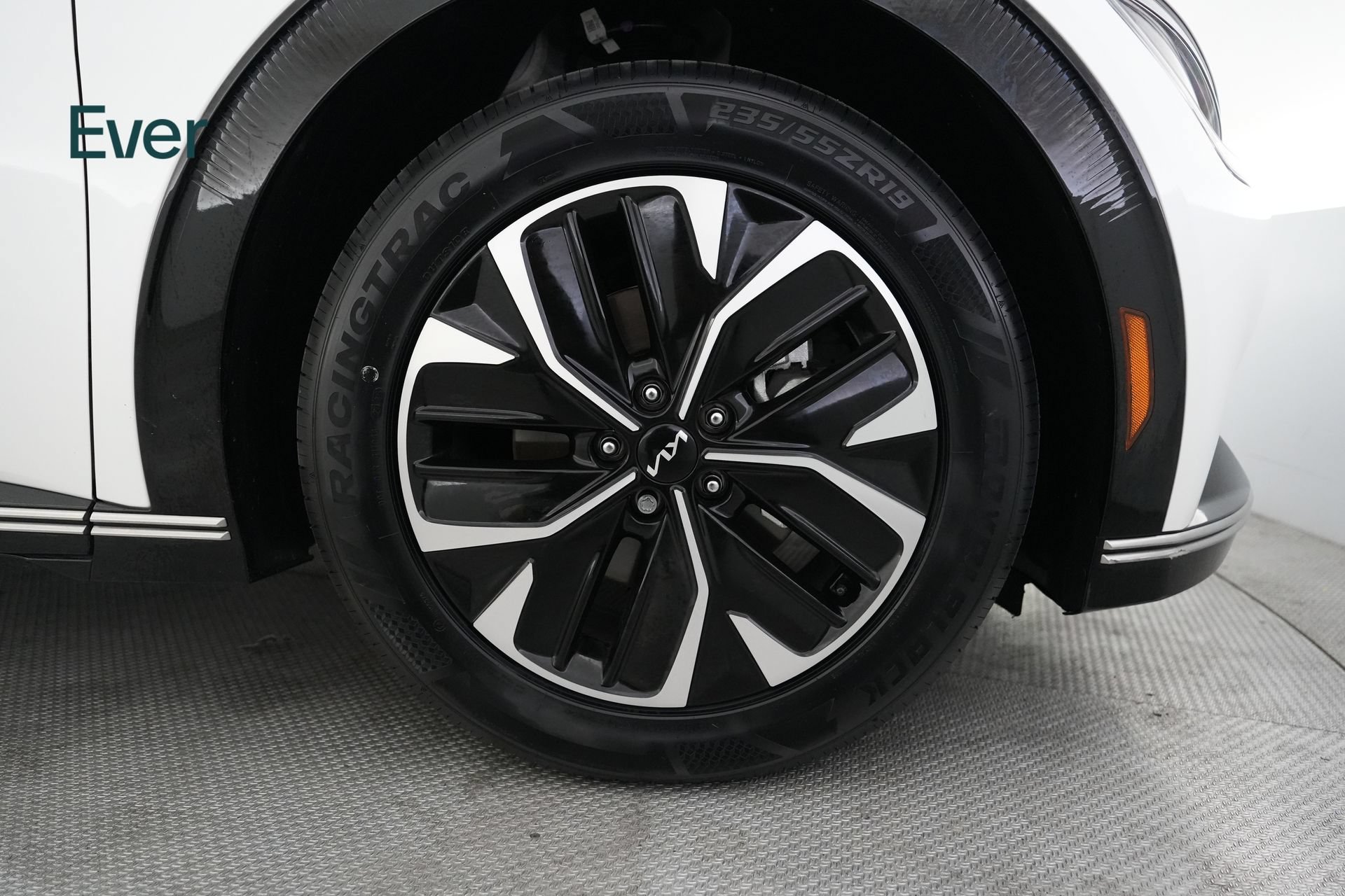 Used 2024 Kia EV6 Wind RWD image 20