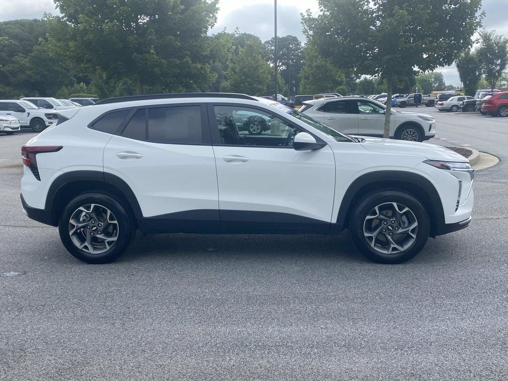 Used 2025 Chevrolet Trax LT FWD video 2