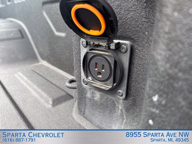 Used 2024 Chevrolet Silverado 2500 ZR2 w/ Technology Package AWD/4WD image 37