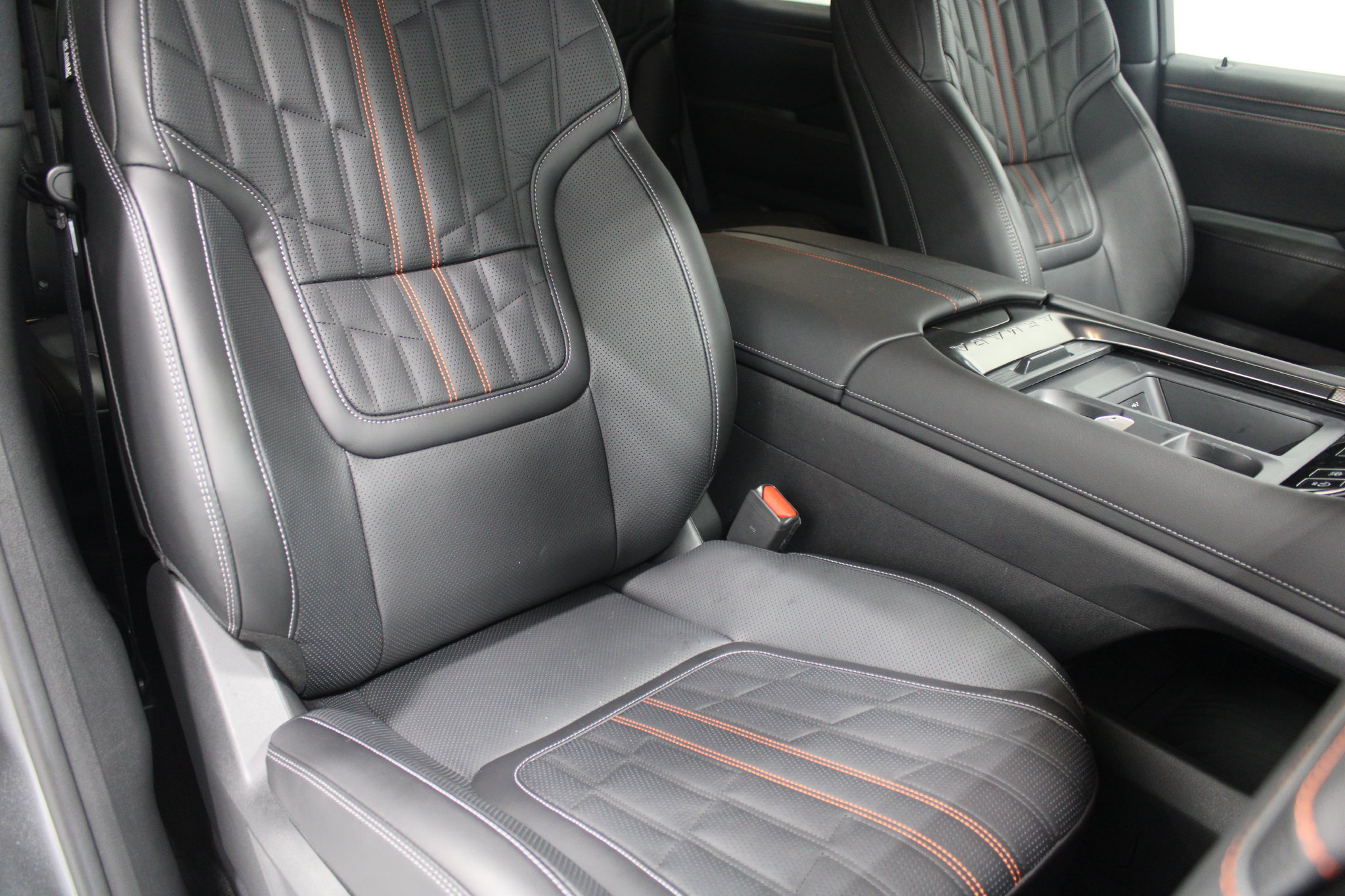 Used 2026 Nissan Armada PRO-4X w/ Captain's Chari Seat Package AWD/4WD image 31