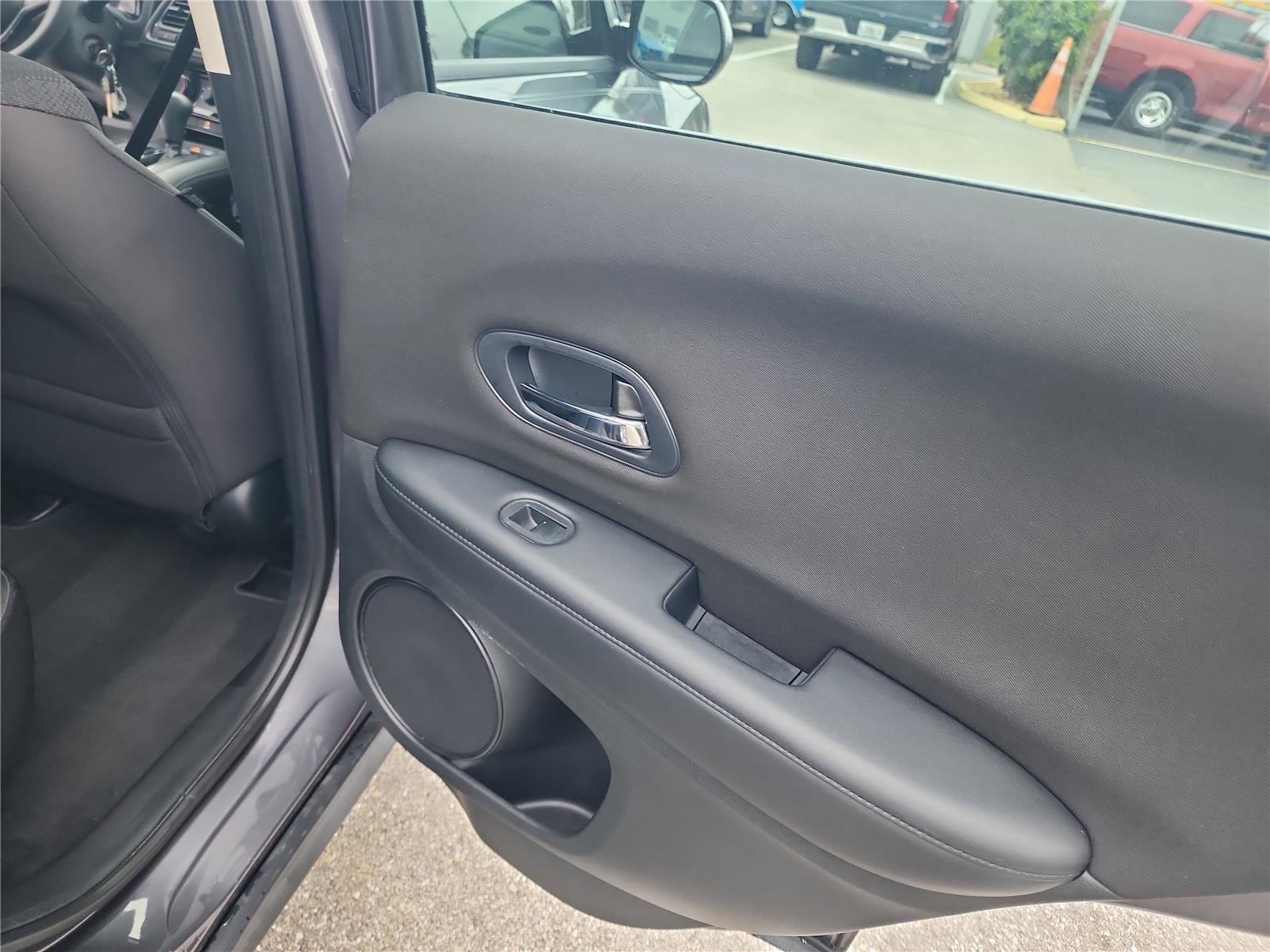 Used 2017 Honda HR-V LX image 25