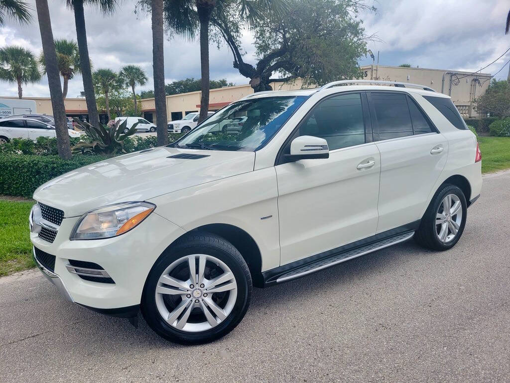 Used 2012 Mercedes-Benz ML 350 BlueTEC 4MATIC image 3
