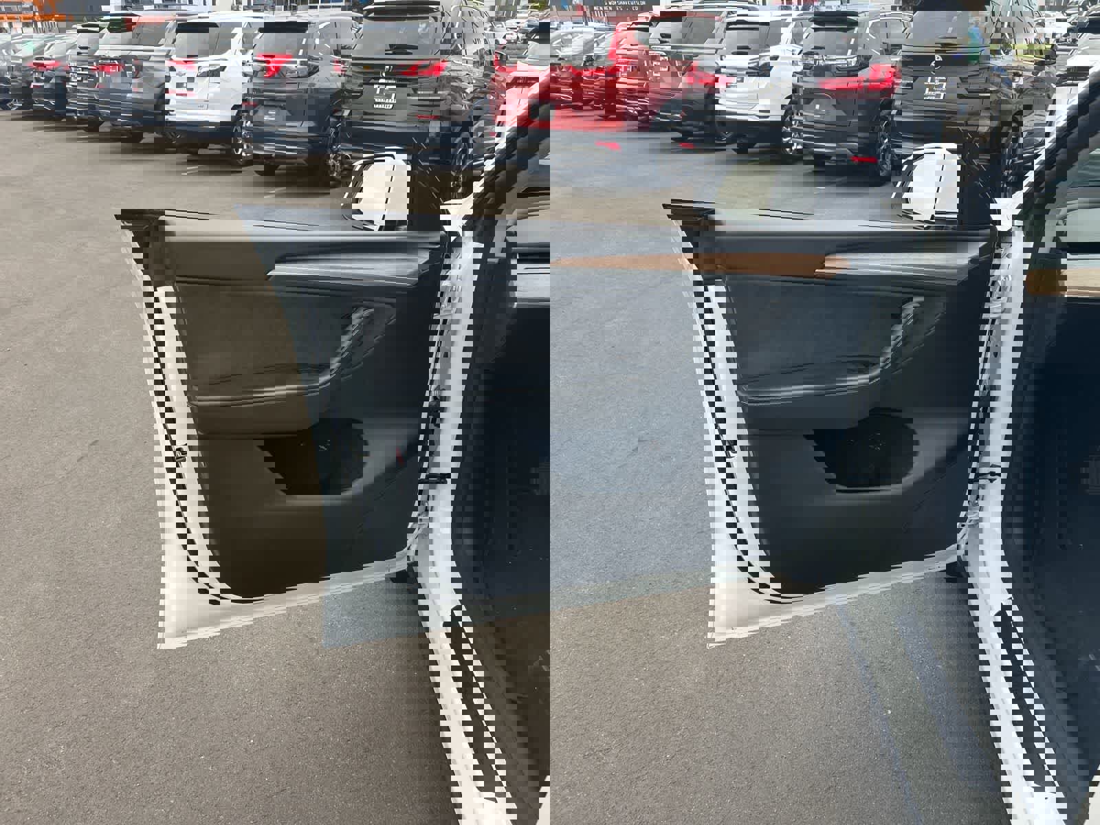 Used 2024 Tesla Model Y Long Range image 24