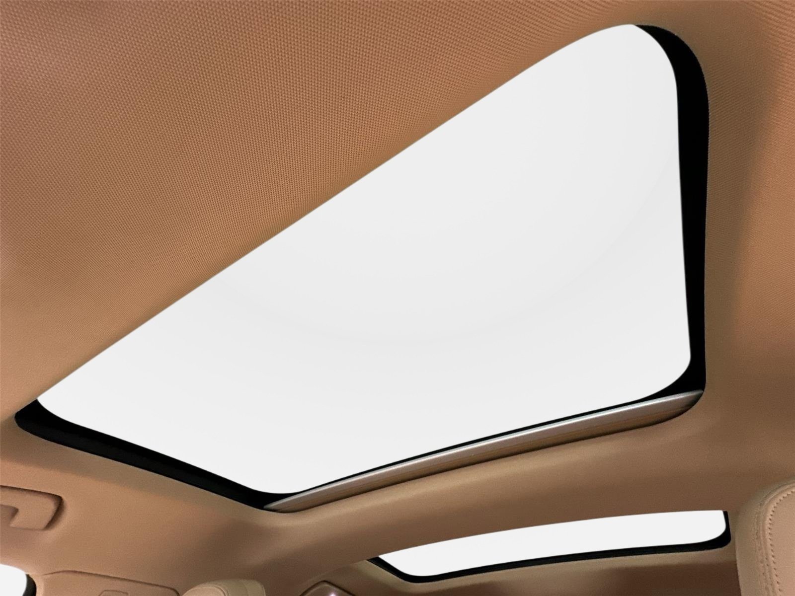 Used 2018 Porsche Panamera 4 image 22