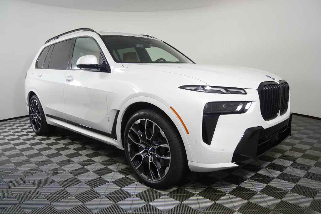 Used 2027 BMW X7 xDrive40i w/ Executive Package AWD/4WD image 2