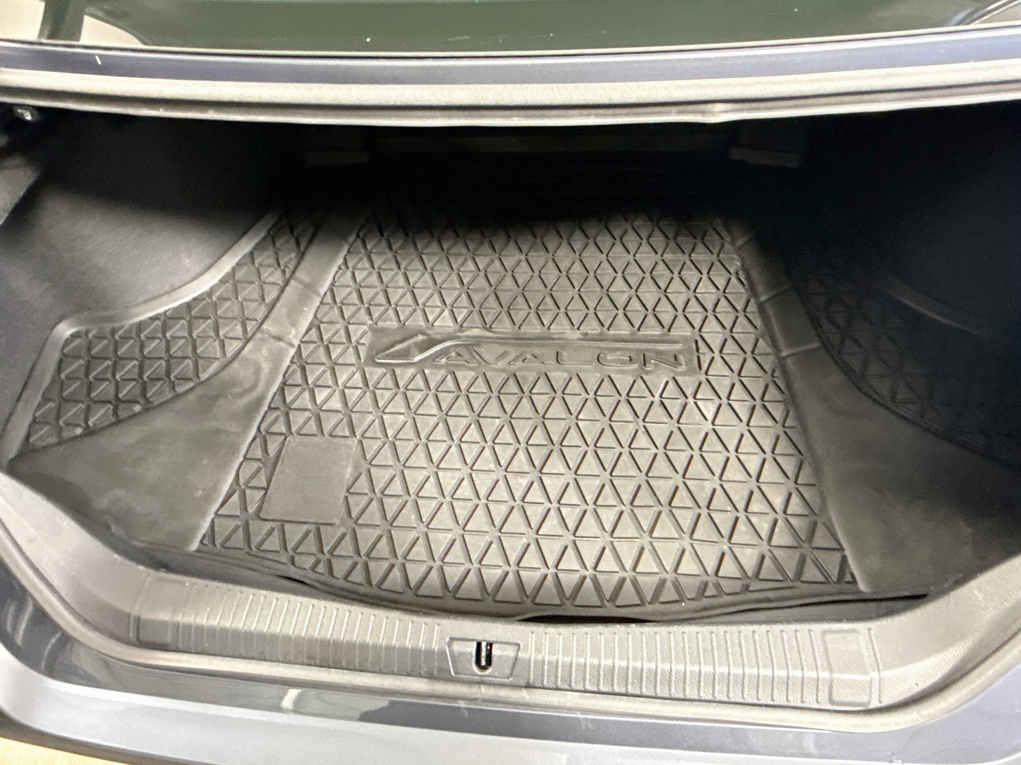 Certified 2021 Toyota Avalon Limited FWD image 25