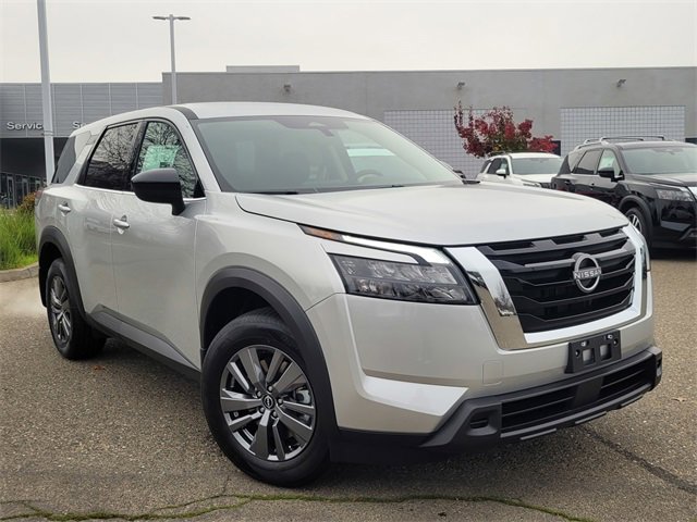 New 2025 Nissan Pathfinder S image 1