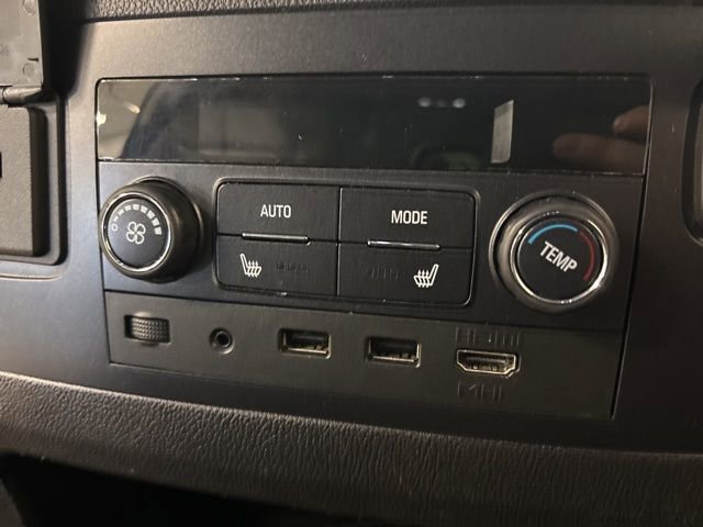 Used 2018 Chevrolet Suburban Premier AWD/4WD image 21