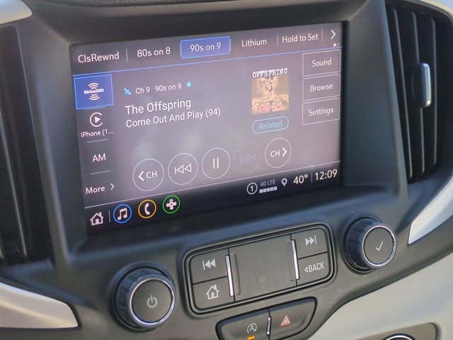 Used 2024 GMC Terrain SLT image 16