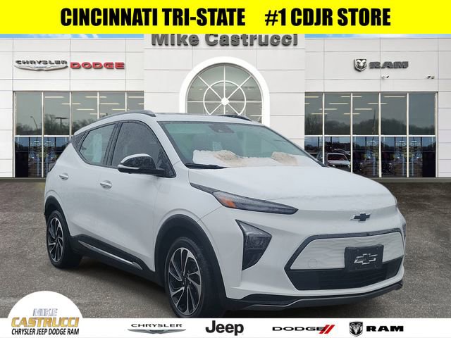 Used 2023 Chevrolet Bolt EUV Premier w/ Sun & Sound Package video 1