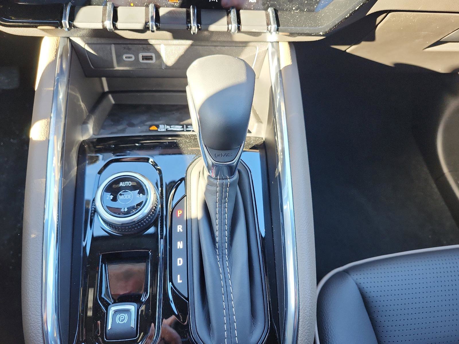 New 2026 GMC Canyon Denali image 14