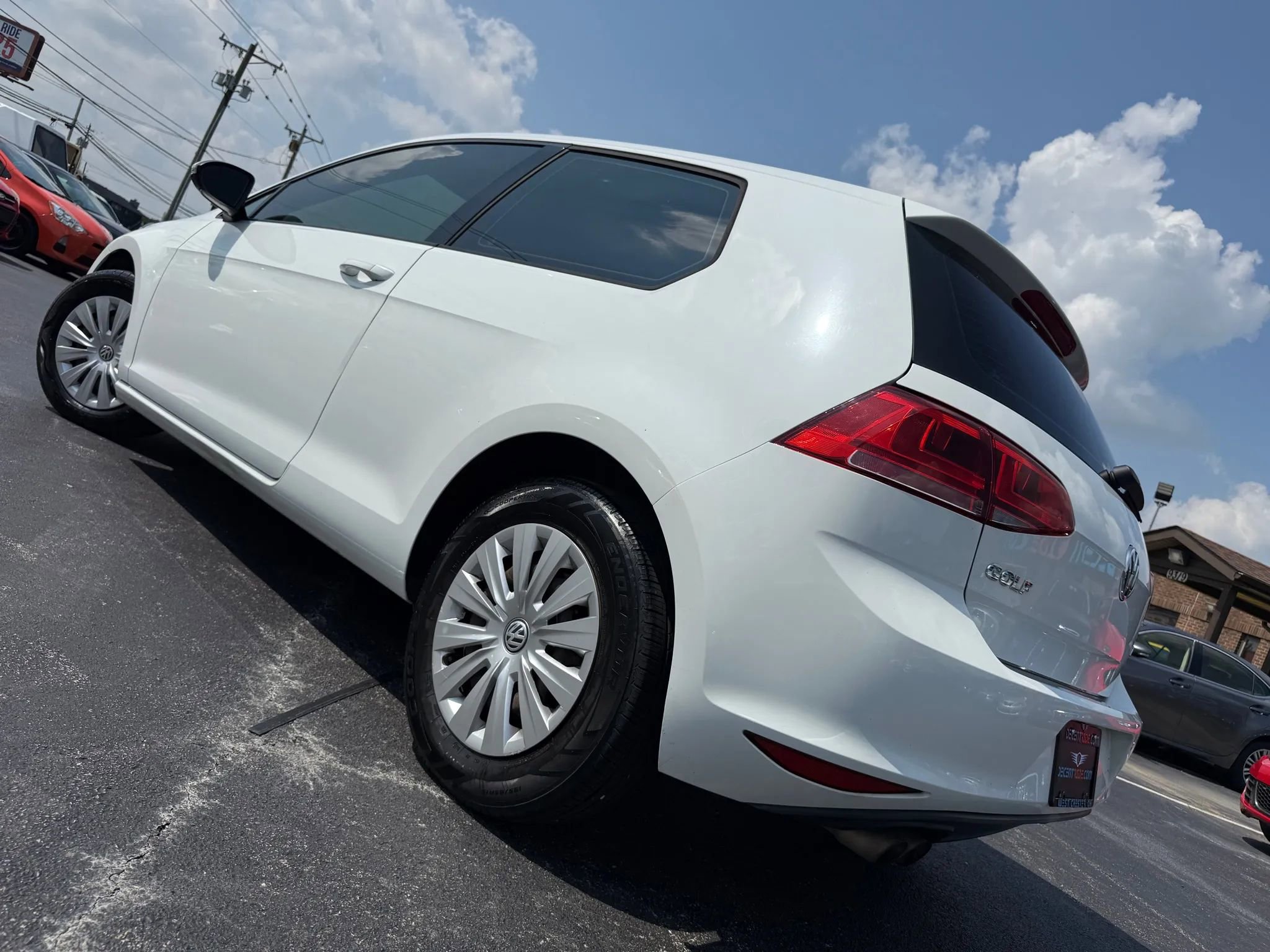 Used 2015 Volkswagen Golf S image 47