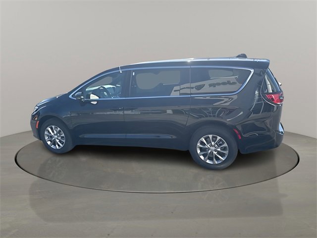 New 2026 Chrysler Pacifica Select image 6