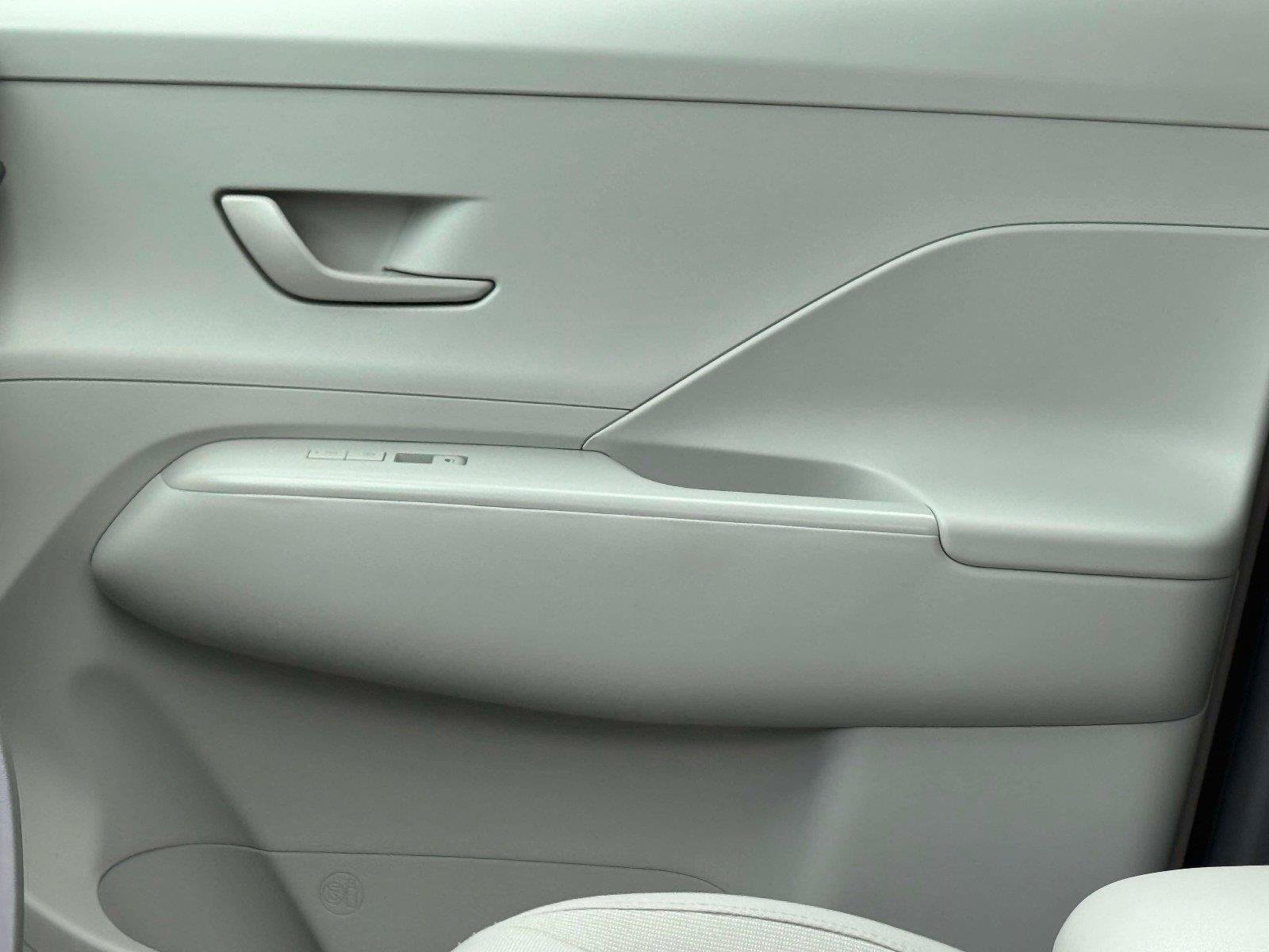 Used 2025 Hyundai Kona SEL FWD image 21