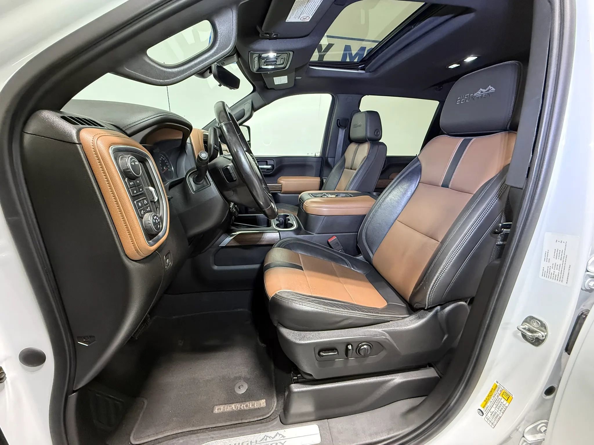 Used 2020 Chevrolet Silverado 2500 High Country AWD/4WD image 16