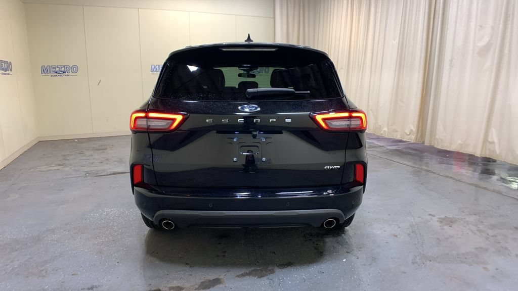 Used 2024 Ford Escape ST-Line w/ Tech Pack #1 AWD/4WD image 4