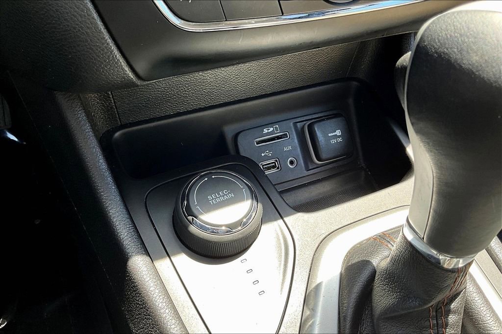 Used 2017 Jeep Cherokee Limited AWD/4WD image 18