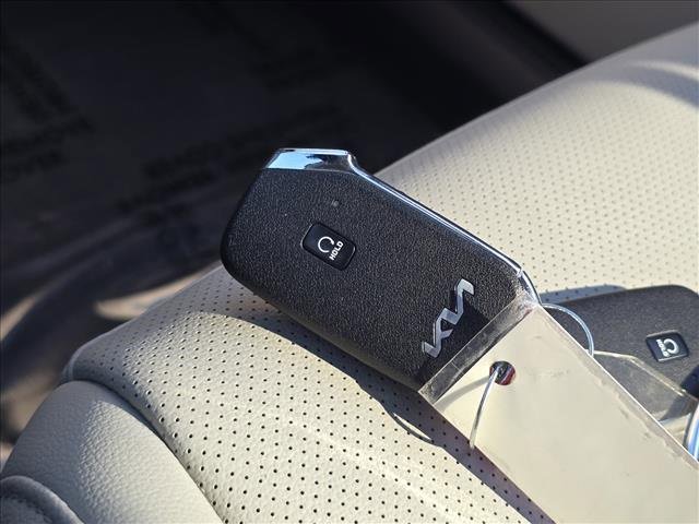 Used 2024 Kia Sportage EX image 25