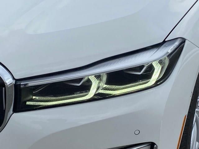 Used 2020 BMW 740i xDrive w/ Cold Weather Package image 9
