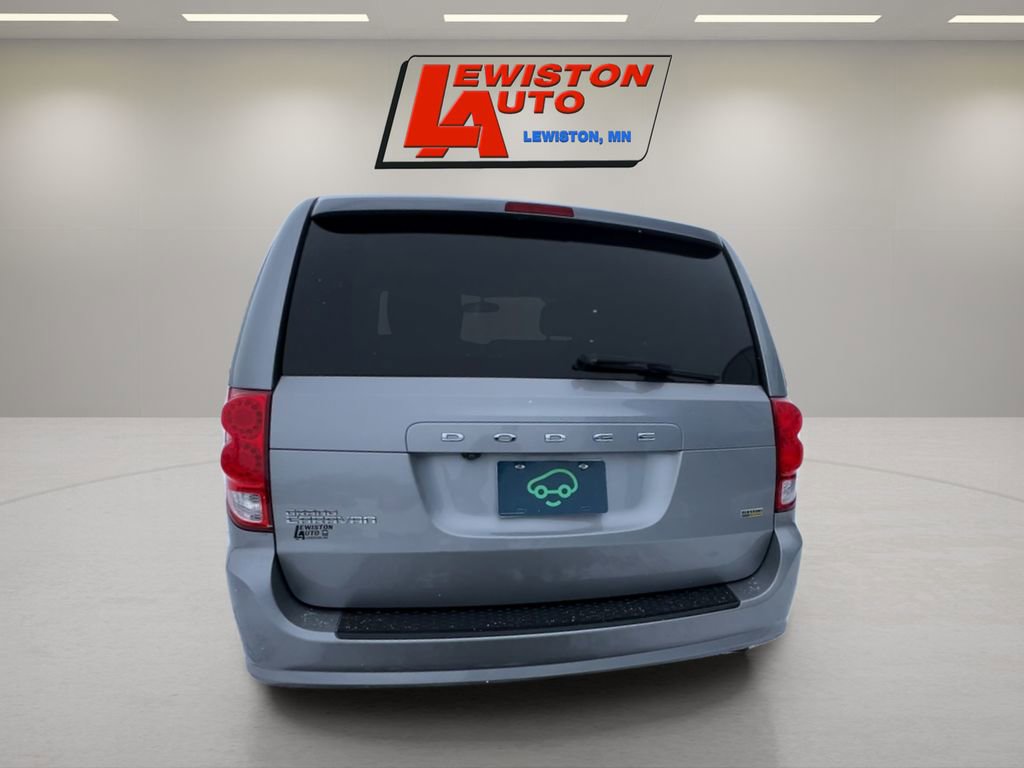Used 2018 Dodge Grand Caravan SE FWD image 4
