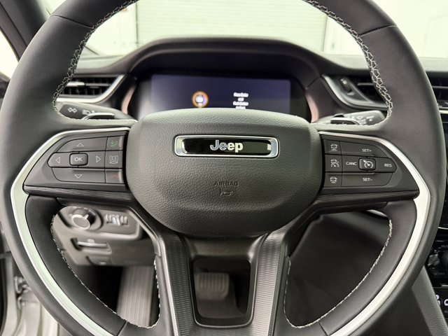 Used 2025 Jeep Grand Cherokee L Altitude image 13